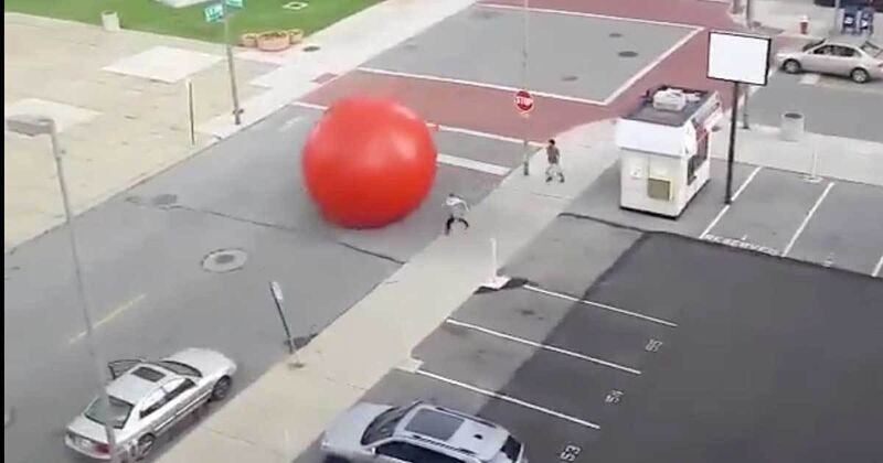 File:Giant Red Ball in Toledo Ohio.jpg