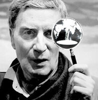 Performance artist and crime-fighter Brion Gysin uses hand-held scrying engine to visualize Dreamachine technology.