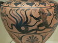 Black-figure hydria shows Heracles defending himself after sneak attack by supervillain Gnotilus.